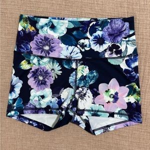 New! Old Navy Active go dry bike shorts, gorgeous floral, size medium